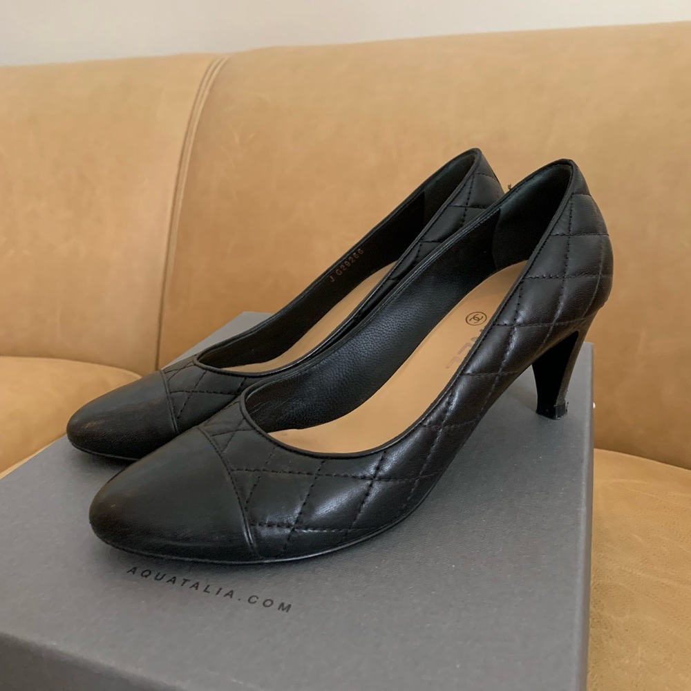 Chanel  Black matte Leather  CC Logo on heels shoes